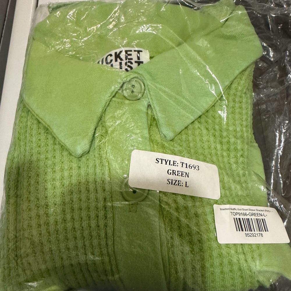 BUCKETLIST Green Crop Top